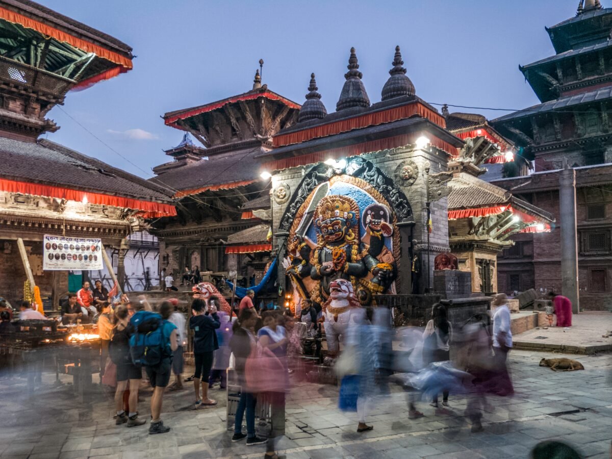 Kaala Bairava en un templo en Katmandú, Nepal